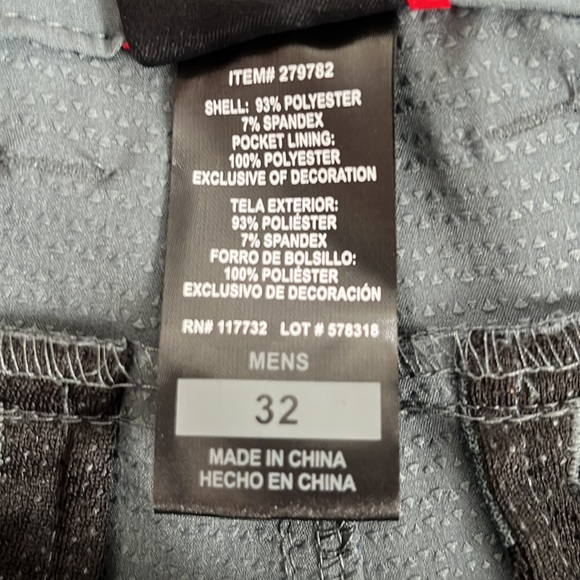 NEW! Gerry Mens Trail Shorts Size 32 - Picture 6 of 9